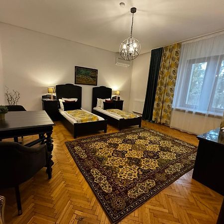 Casa Negustorului Hotel เดวา ภายนอก รูปภาพ