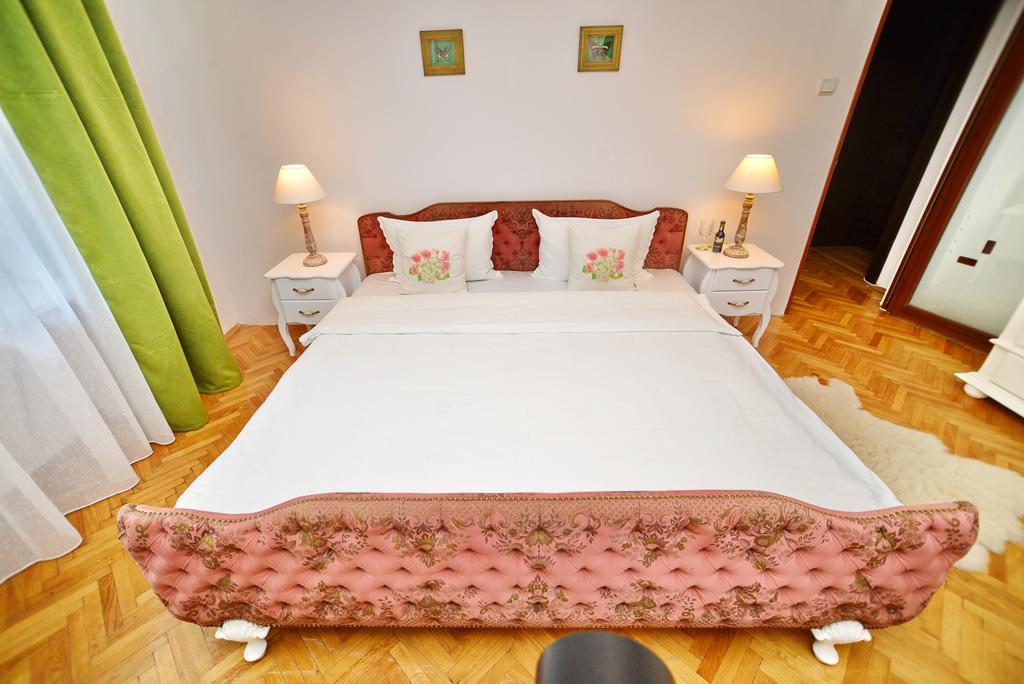 Casa Negustorului Hotel เดวา ภายนอก รูปภาพ