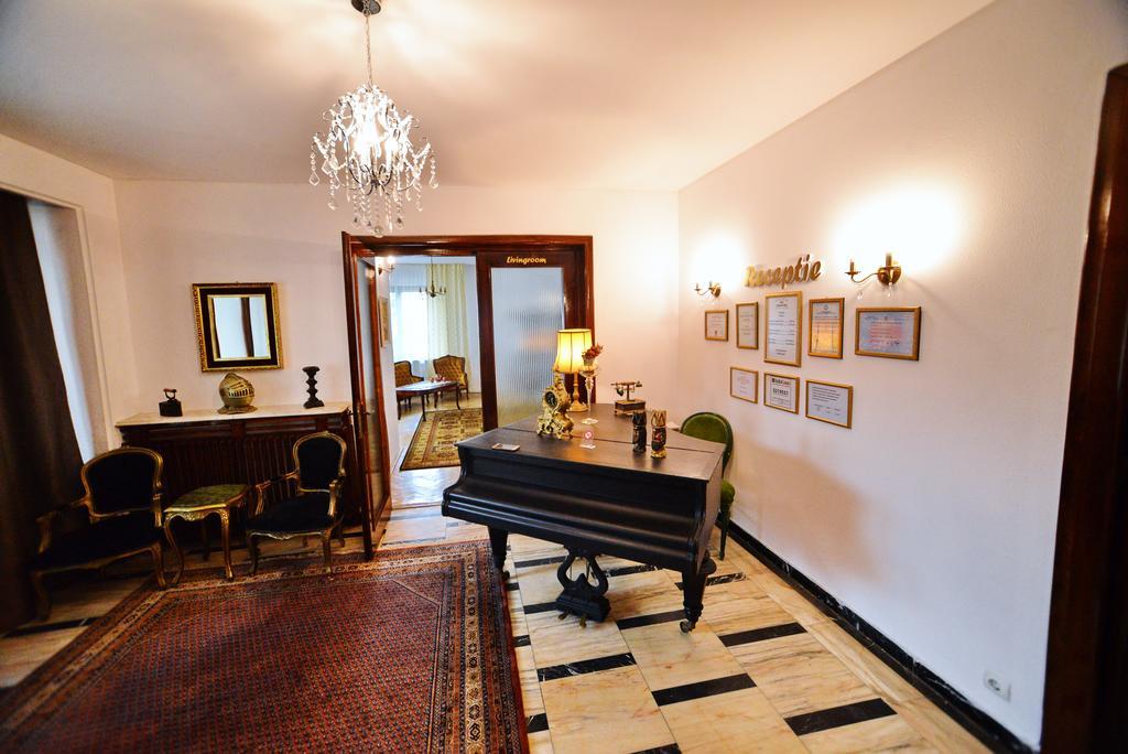 Casa Negustorului Hotel เดวา ภายนอก รูปภาพ