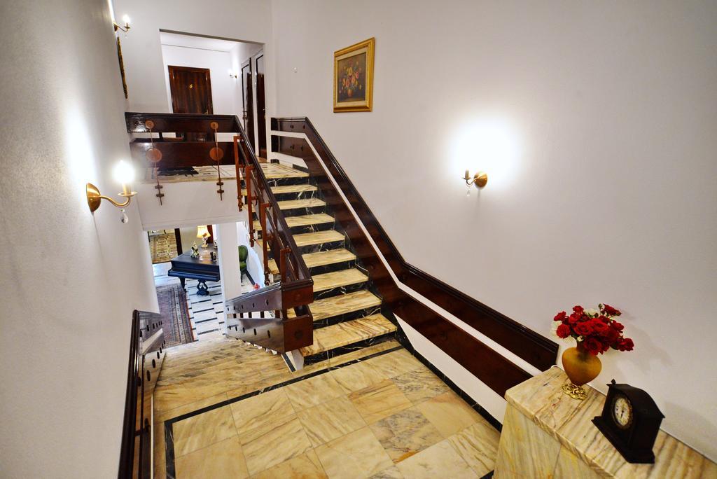 Casa Negustorului Hotel เดวา ภายนอก รูปภาพ