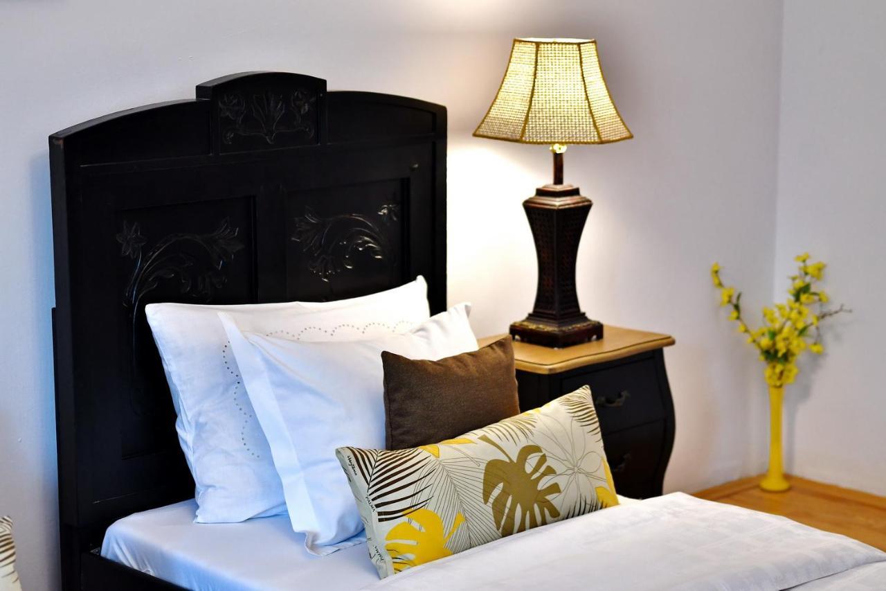 Casa Negustorului Hotel เดวา ภายนอก รูปภาพ