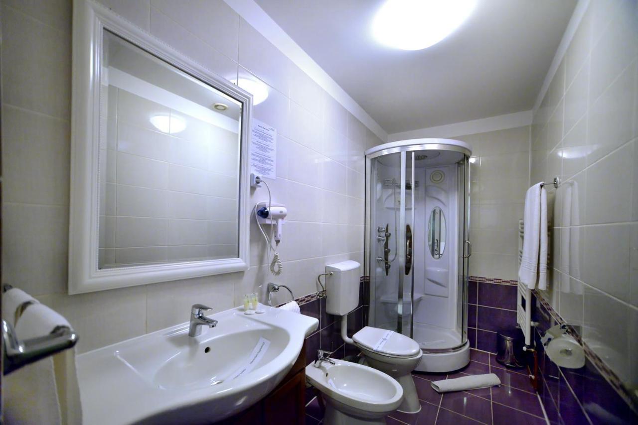 Casa Negustorului Hotel เดวา ภายนอก รูปภาพ