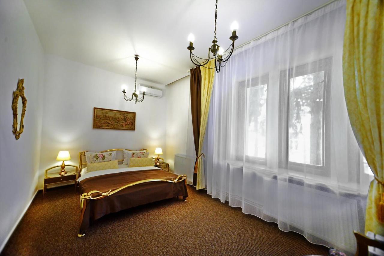 Casa Negustorului Hotel เดวา ภายนอก รูปภาพ