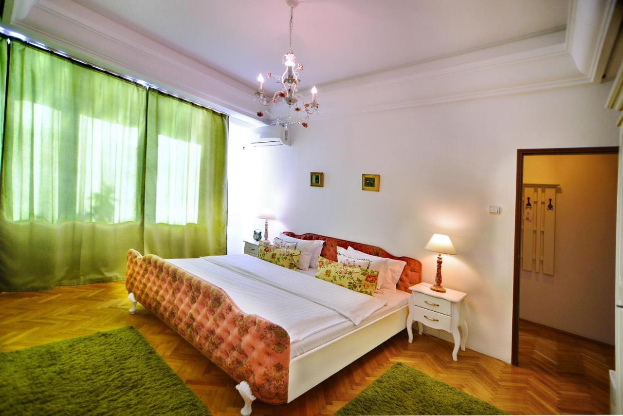 Casa Negustorului Hotel เดวา ภายนอก รูปภาพ
