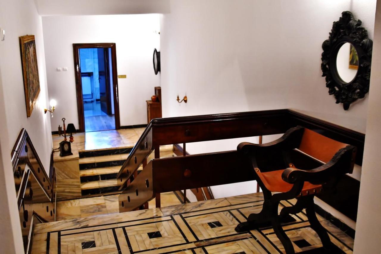 Casa Negustorului Hotel เดวา ภายนอก รูปภาพ